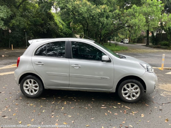 Nissan MARCH SV 1.6 2014/2015